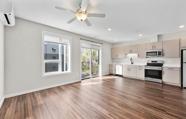 Studio, 1 bath, 565 sqft, $1,150, Unit 327