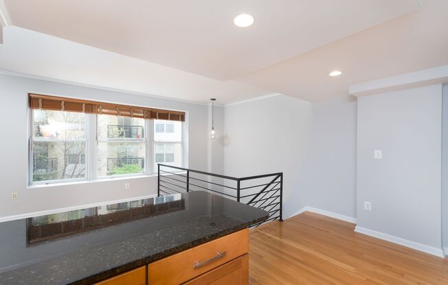Bi-Level Logan Circle Condo | 2 Bed | 2 Bath | 900 Sf