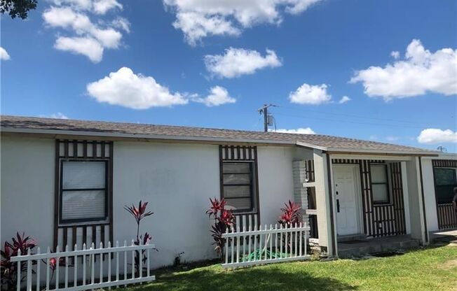 7350 SW 39th Ter