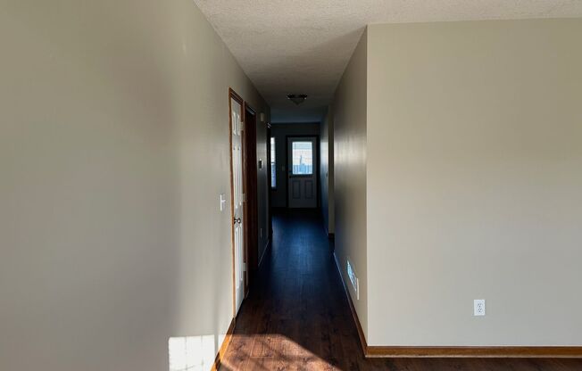 2 beds, 1 bath, $1,195