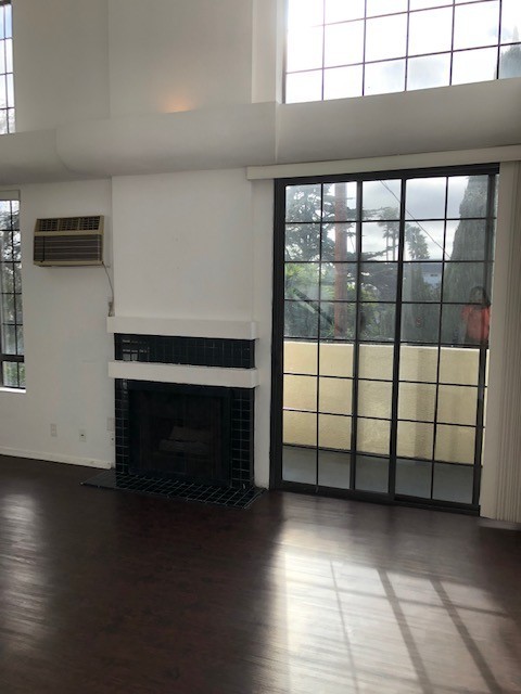 1 bed, 1 bath, $2,250, Unit 205