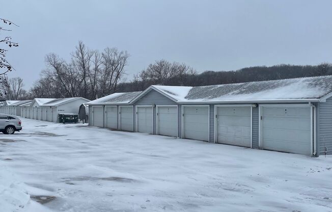 Watertown Fox Creek Apartments LLC