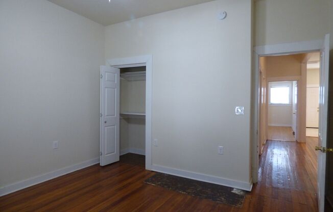 2 beds, 1 bath, $1,300