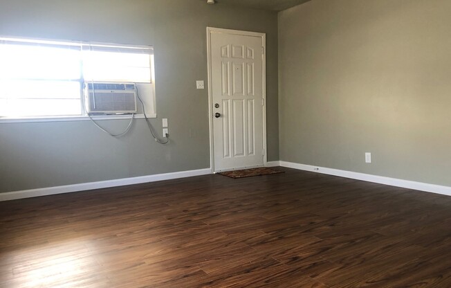 LEASING NOW --- Recently Remodeled cute 3 bed/1 bath!