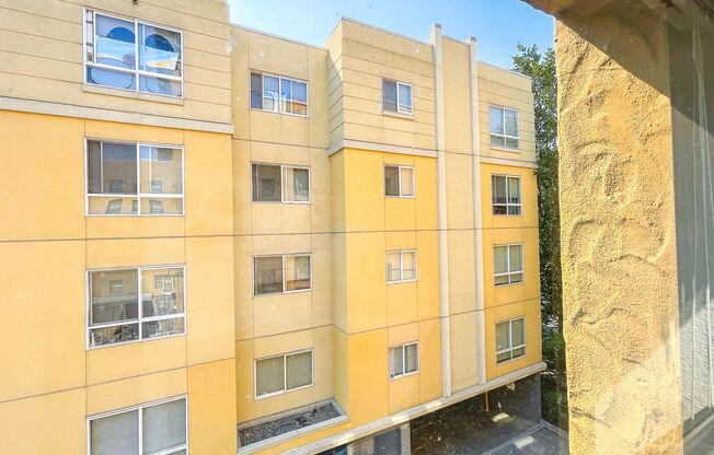 1 bed, 1 bath, 600 sqft, $1,595, Unit 301