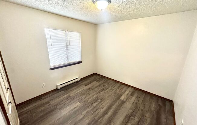 2 beds, 1 bath, 564 sqft, $900, Unit Unit M
