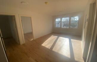 3 beds, 1 bath, 950 sqft, $1,750, Unit Unit 2E