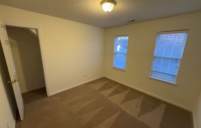 4 beds, 2.5 baths, $1,999, Unit # ELT