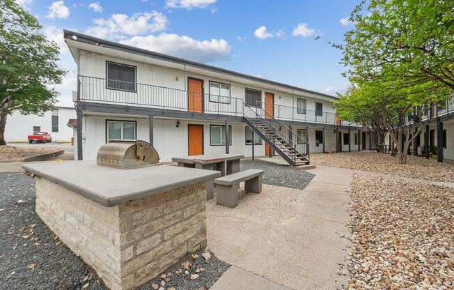 2 beds, 2 baths, 982 sqft, $1,099, Unit 218