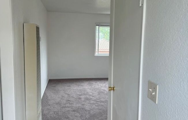 1 bed, 1 bath, $1,950, Unit 20