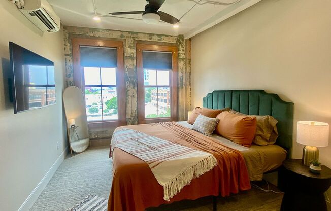 1 bed, 1 bath, 675 sqft, $1,800, Unit 219 N ALAMO #402