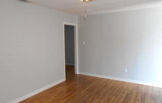 3 beds, 1 bath, $1,025