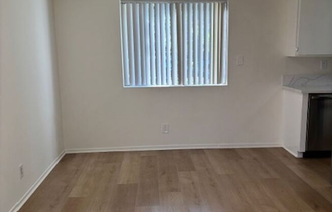 4338 Mammoth Ave Apts