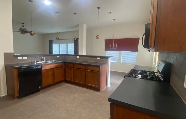 4 Bedroom 2 Bathroom House in Hometown Kyle