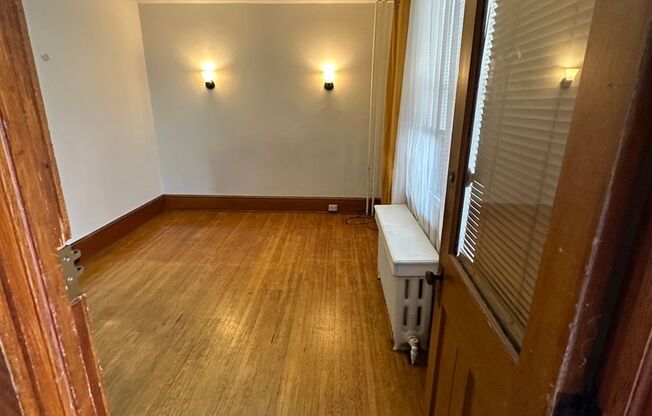 1 bed, 1 bath, $1,075