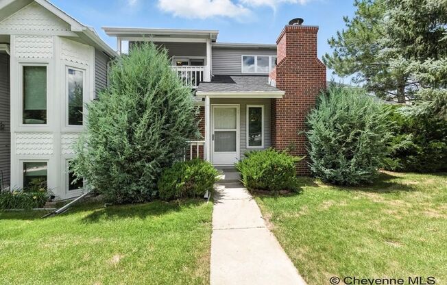 3 BEDROOM, 2 BATHROOM TOWNHOME WITH 1 CAR ATTACHED GARAGE