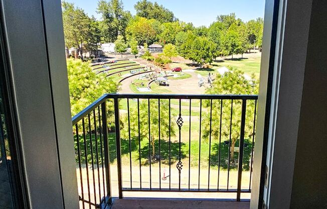 Studio, 1 bath, 596 sqft, $1,350, Unit 407
