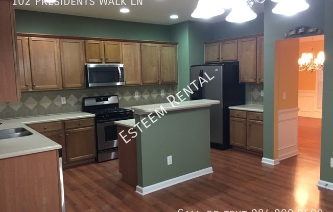 102 PRESIDENTS WALK LN