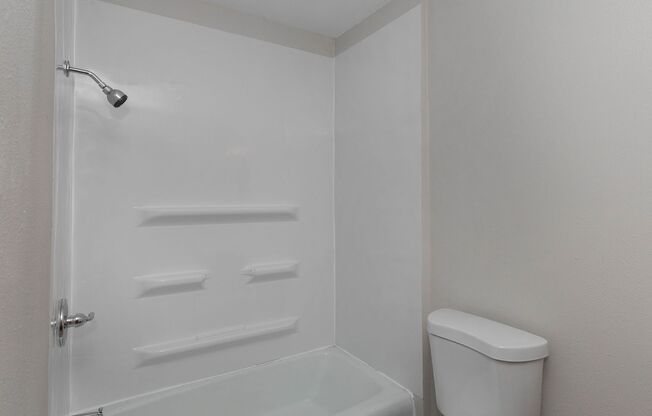 2 beds, 1 bath, 850 sqft, $795, Unit 3535 N Main Street Apt C-7