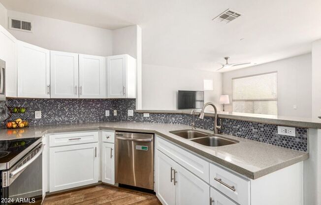 1 bed, 1 bath, $1,595, Unit # 266