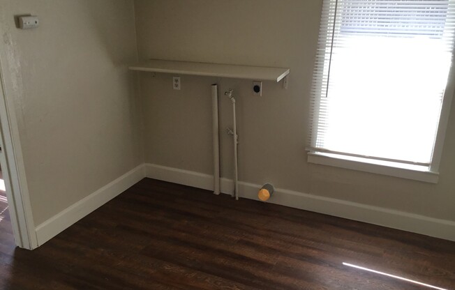 3 beds, 1 bath, $1,685