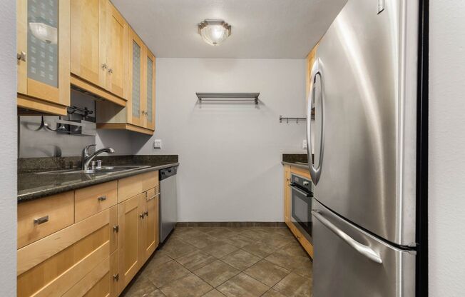 Charming, Updated 1-Bedroom Condo in Prime Location Near Light Rail
