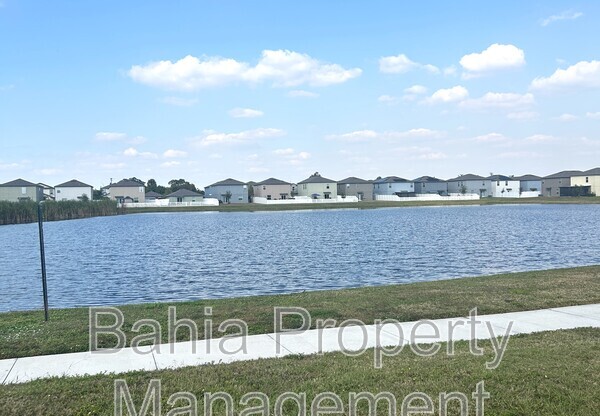 582 ROYAL EMPRESS DR