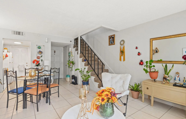 University Townhomes – 1, 2 & 3 Bedroom Homes in a Vibrant Community