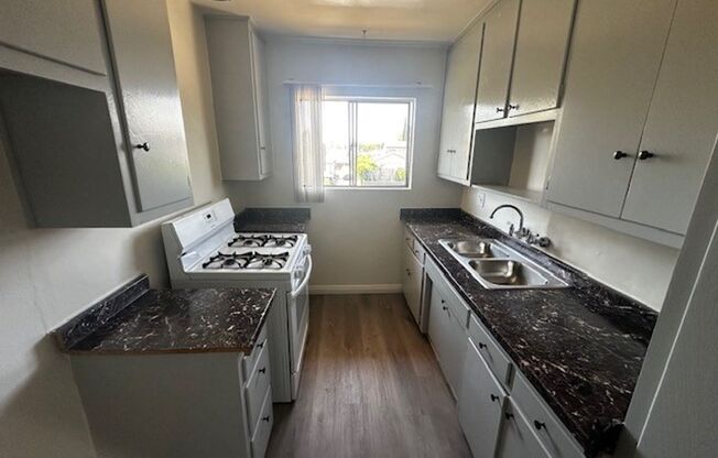 1 bed, 1 bath, 527 sqft, $1,975, Unit 21