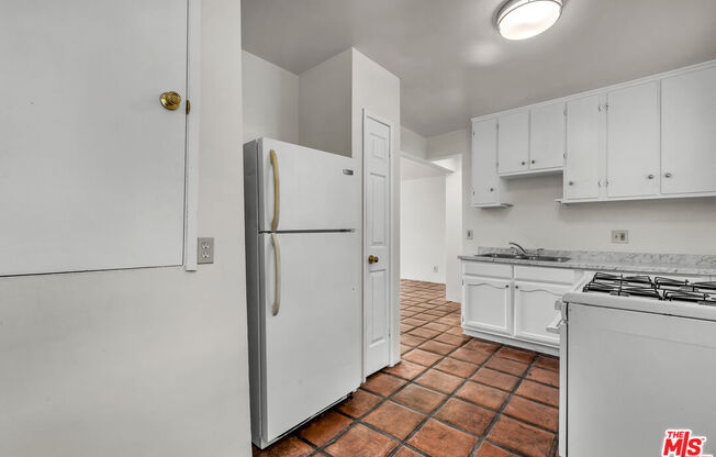 1 bed, 1 bath, $2,990