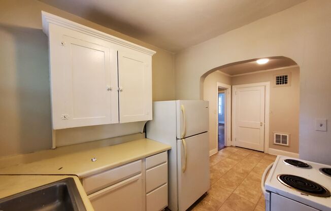 1 bed, 1 bath, 750 sqft, $1,095