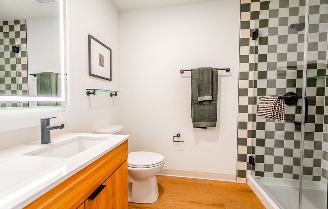 2 beds, 2 baths, 817 sqft, $4,005, Unit 212