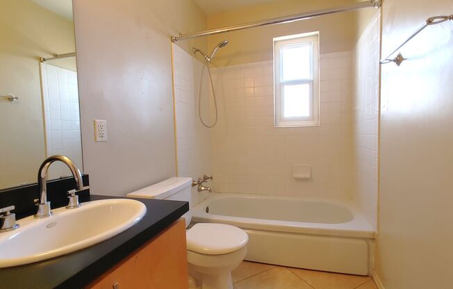 Quaint 3 Bedroom 2 Bathroom Home In The NE!