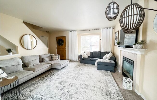 Lovely 4 Bedroom Home in Jackson Creek on a Cul-De-Sac