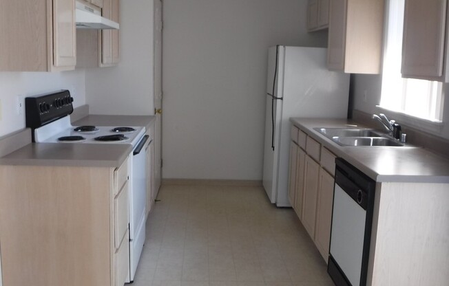 2 beds, 1.5 baths, $1,825, Unit 240C