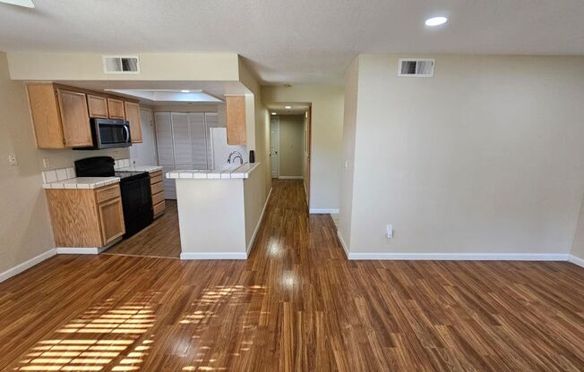 2 beds, 1 bath, $2,590