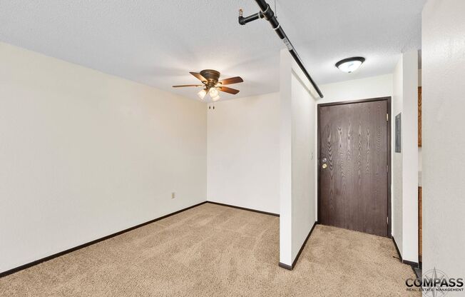 1 bed, 1 bath, 709 sqft, $1,045, Unit 2215-325
