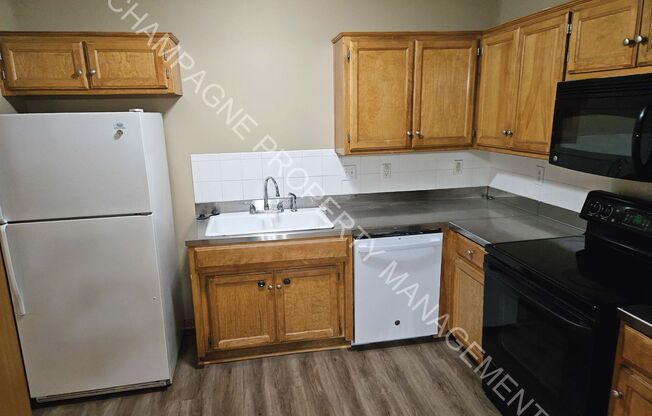 3 beds, 3 baths, 1,466 sqft, $1,675, Unit 6528