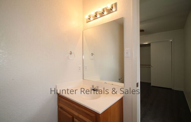 2 beds, 2 baths, $1,025, Unit Unit A