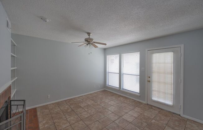 2 beds, 1 bath, $2,015