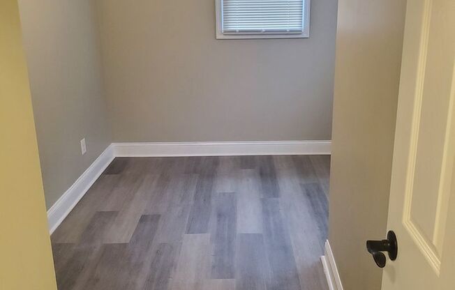 17 West Talbott Street $550 Available Room (Shared Bath)