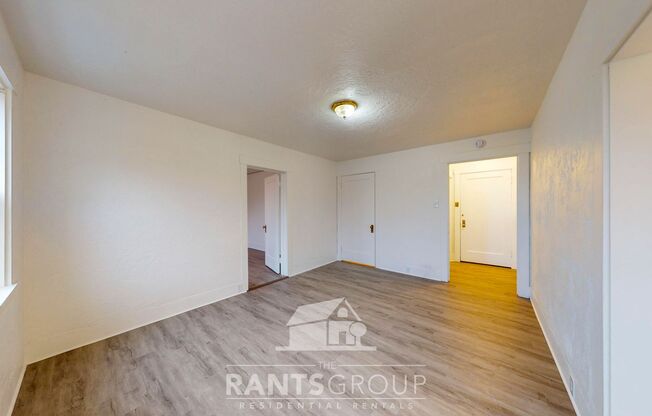 1 bed, 1 bath, 462 sqft, $1,100, Unit 204