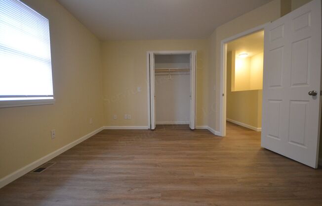 3 beds, 1.5 baths, $995, Unit 513 N Cherry