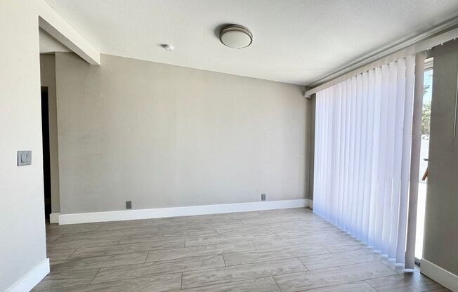 1724 Izabella Ave / Move-In Ready!! 5 Bed & 2 Bath Home w/ NO HOA!!