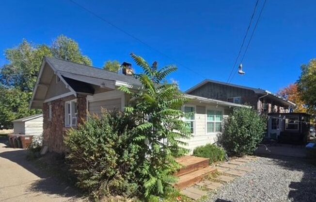 3 bed Carriage House at 19th and Aurora!