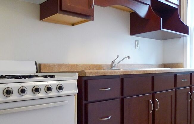 1 bed, 1 bath, 410 sqft, $975, Unit 4 - 21