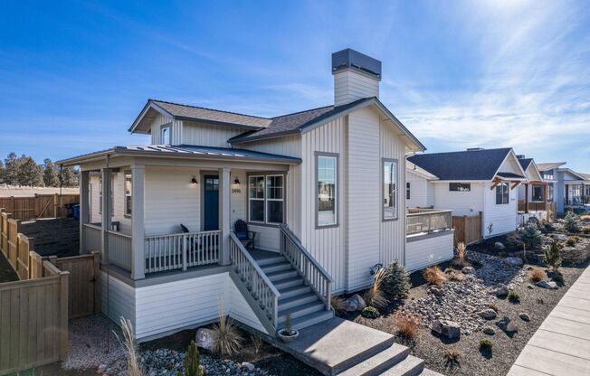 Gorgeous Single Level Home with Mountain Views!