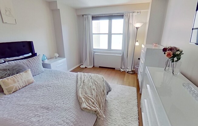 1 bed, 1 bath, 740 sqft, $3,400, Unit 10R
