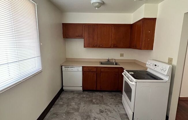 2 beds, 1 bath, $950