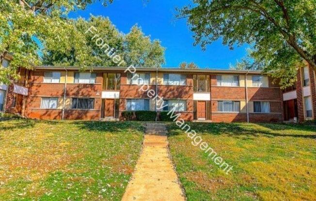 Freshly updated 2 bedroom apartment in Florissant!